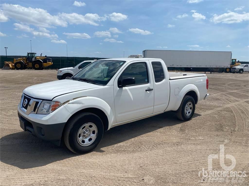 Nissan FRONTIER Flakbilar/Pickuper