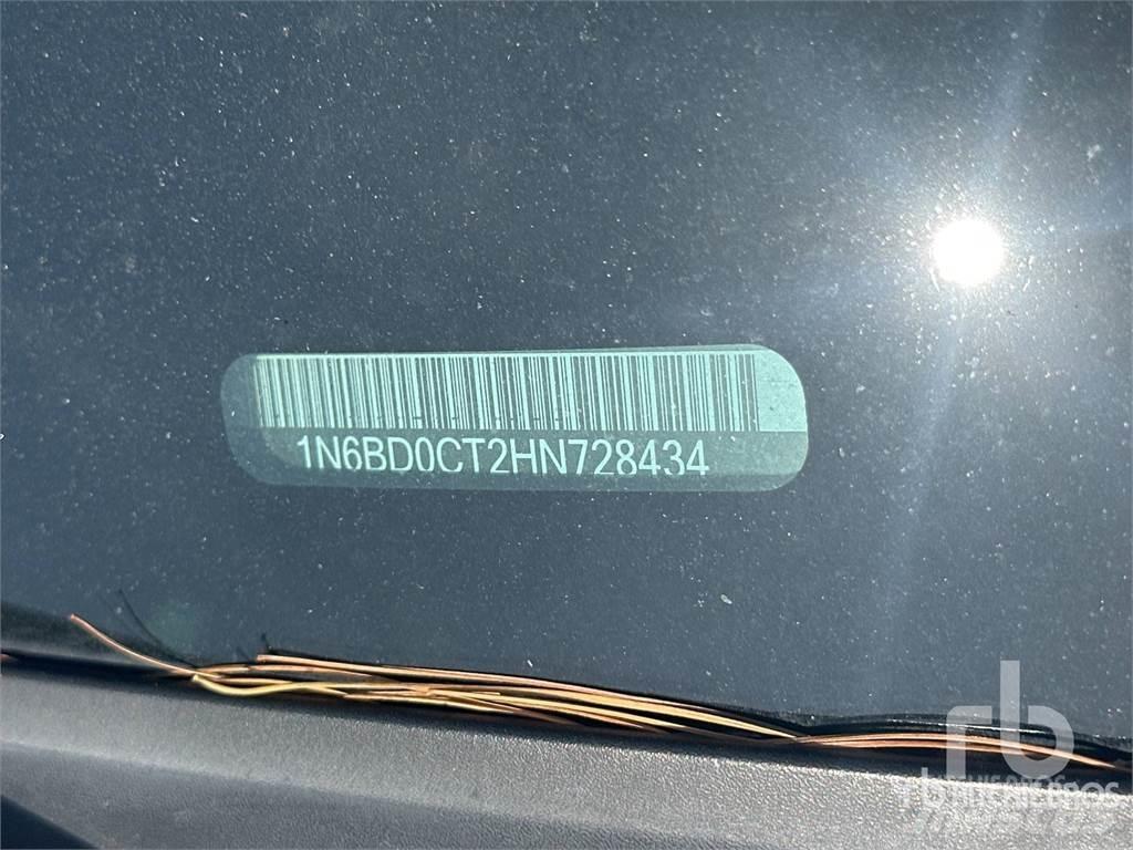 Nissan FRONTIER Flakbilar/Pickuper
