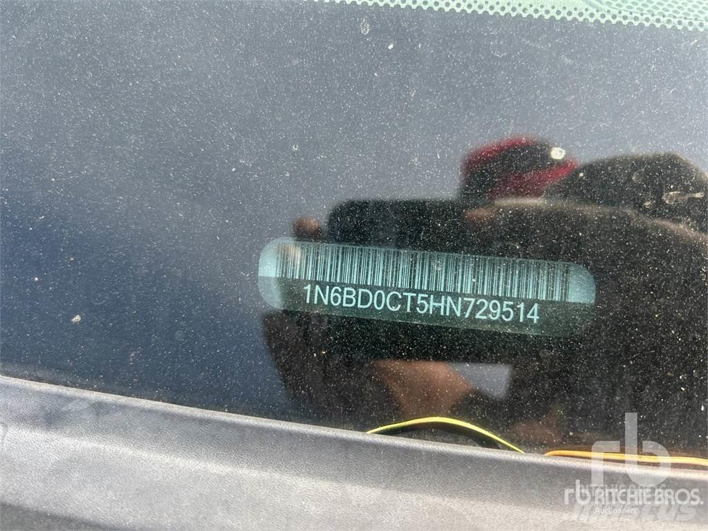 Nissan FRONTIER Flakbilar/Pickuper