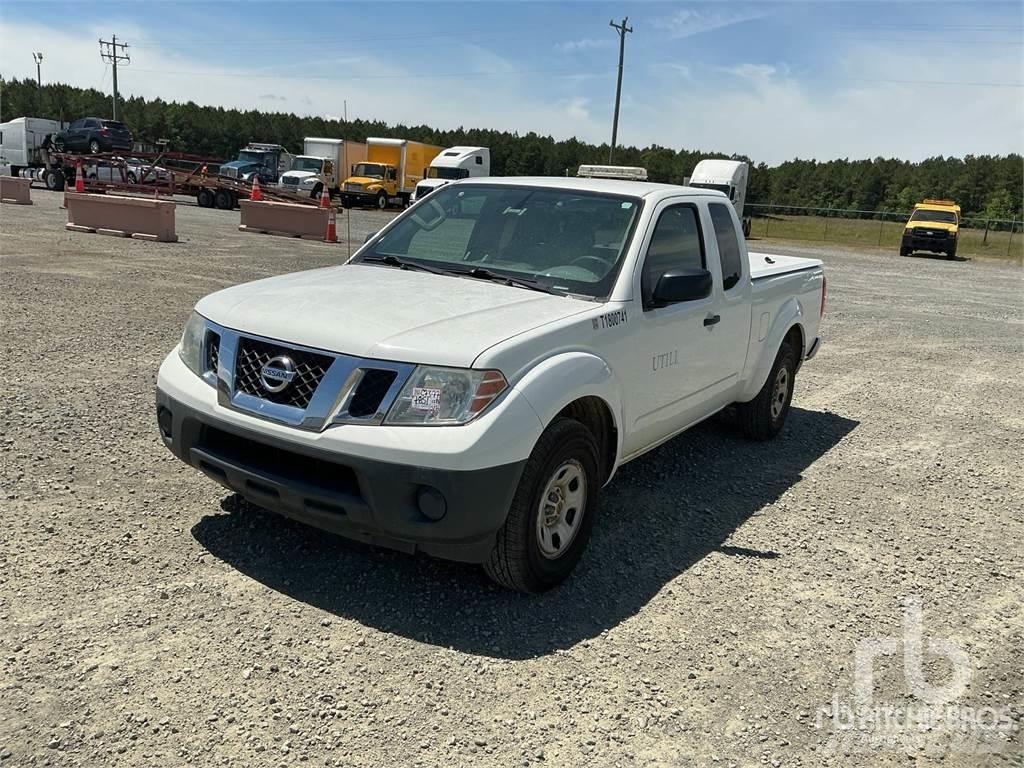 Nissan FRONTIER Flakbilar/Pickuper