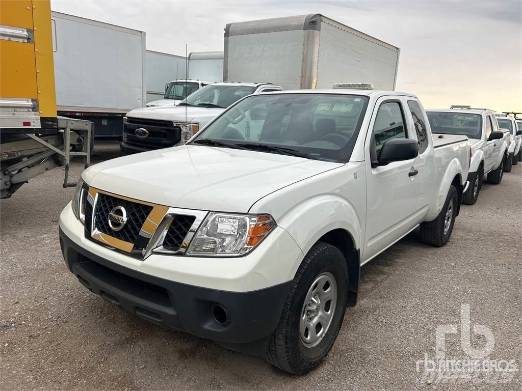 Nissan FRONTIER Flakbilar/Pickuper