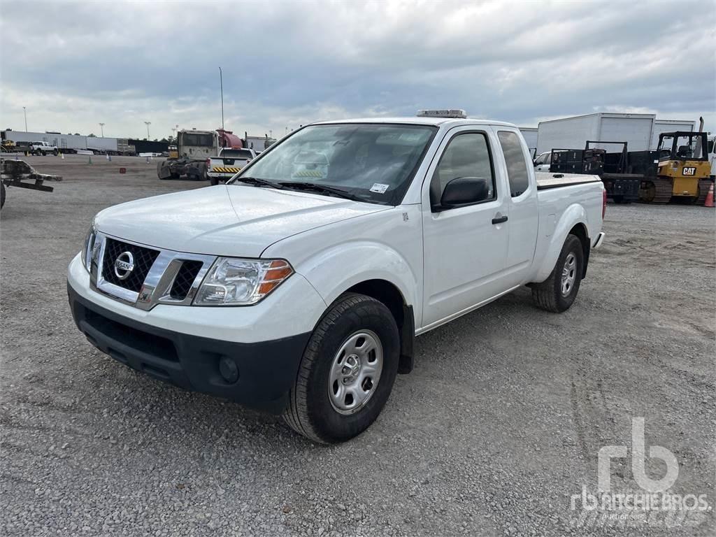 Nissan FRONTIER Flakbilar/Pickuper