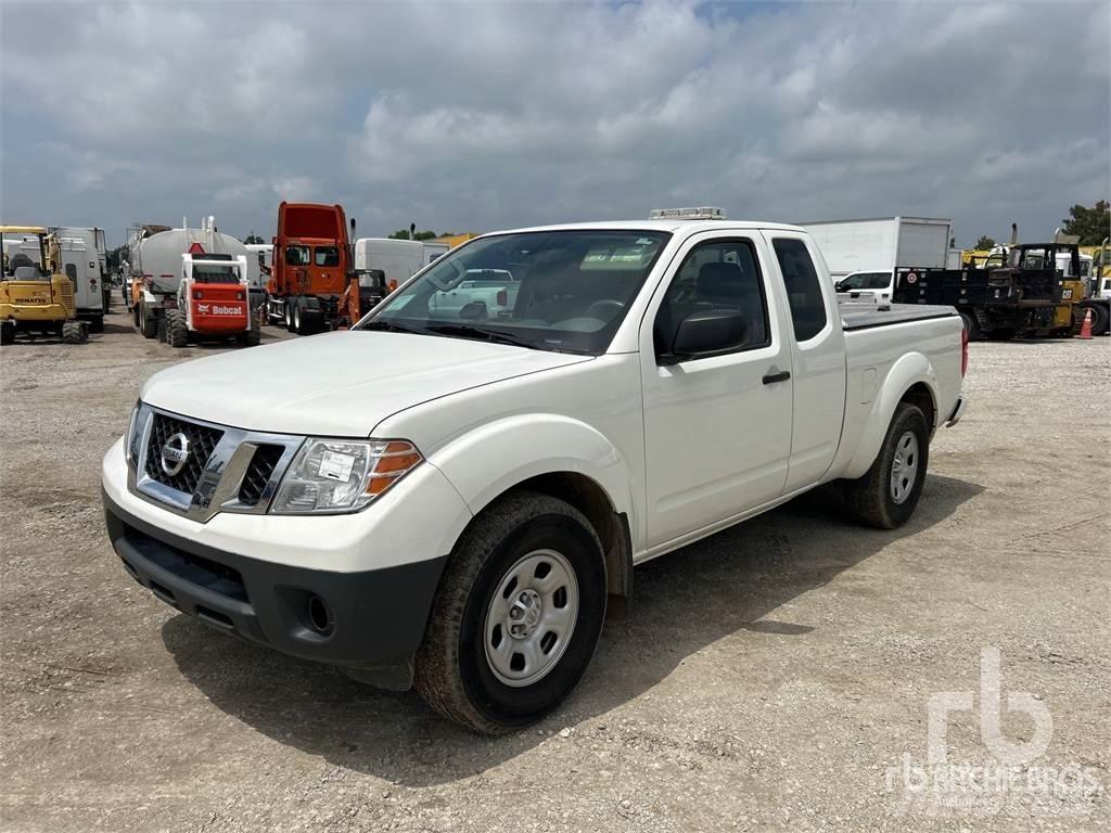 Nissan FRONTIER Flakbilar/Pickuper