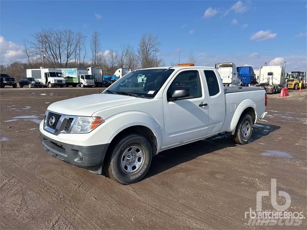 Nissan FRONTIER Flakbilar/Pickuper