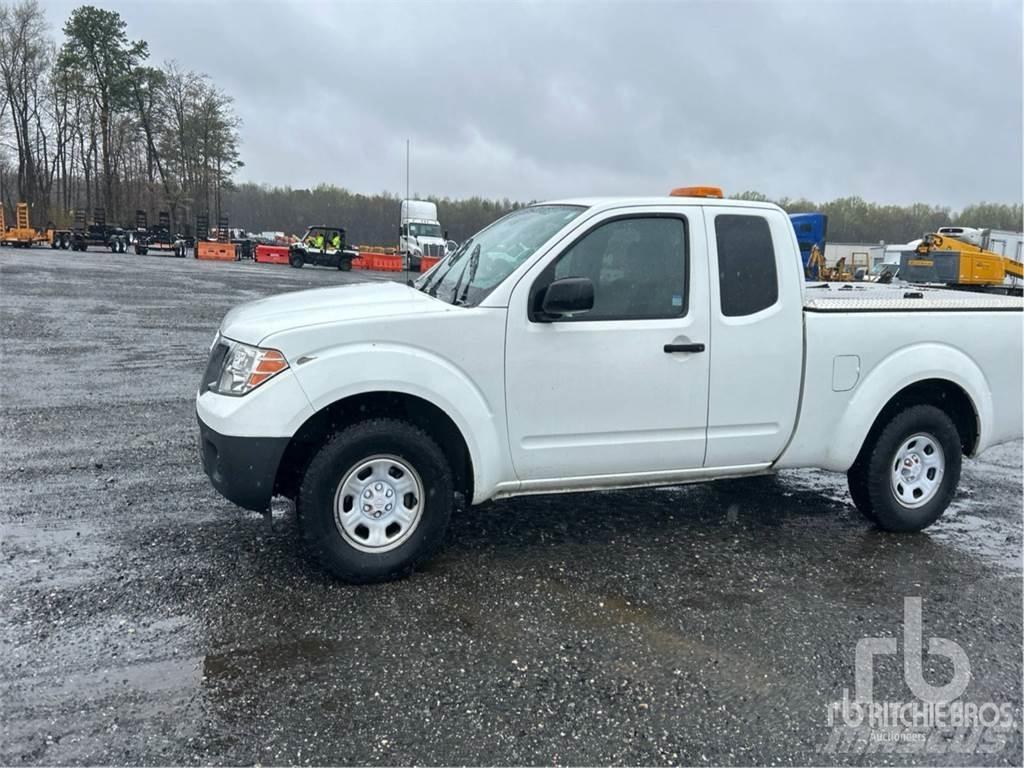 Nissan FRONTIER Flakbilar/Pickuper