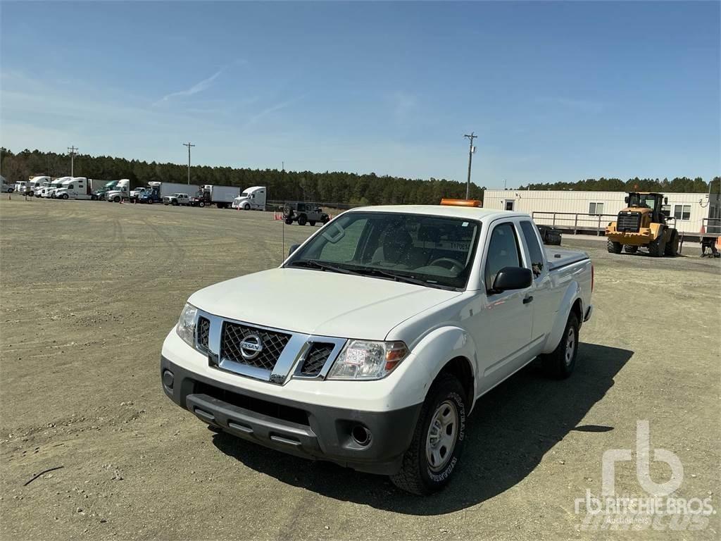 Nissan FRONTIER Flakbilar/Pickuper
