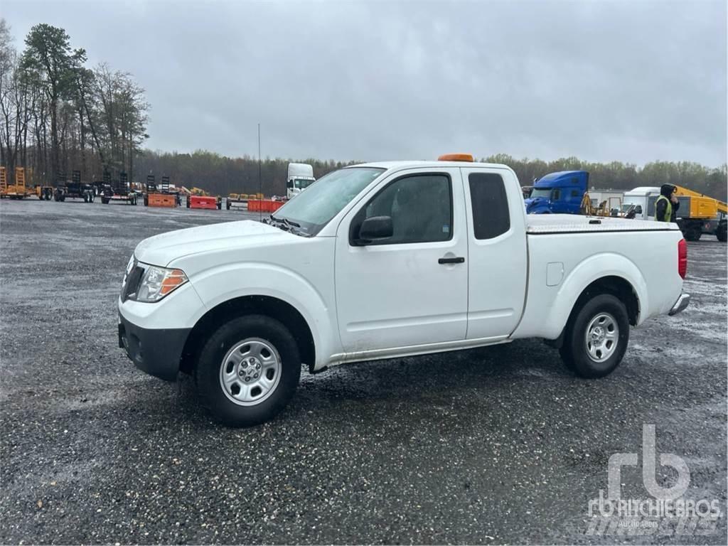 Nissan FRONTIER Flakbilar/Pickuper