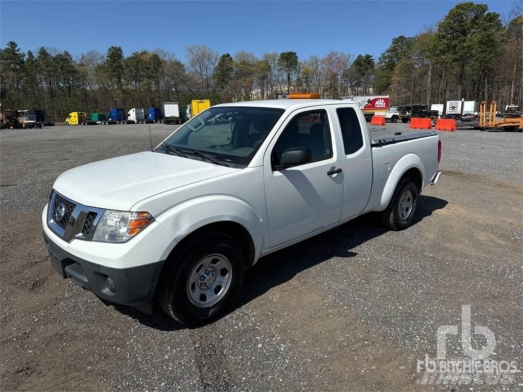 Nissan FRONTIER Flakbilar/Pickuper