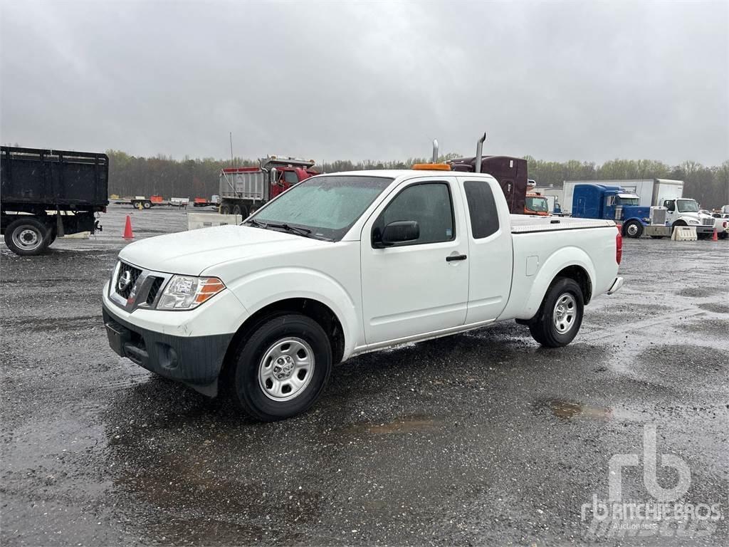 Nissan FRONTIER Flakbilar/Pickuper