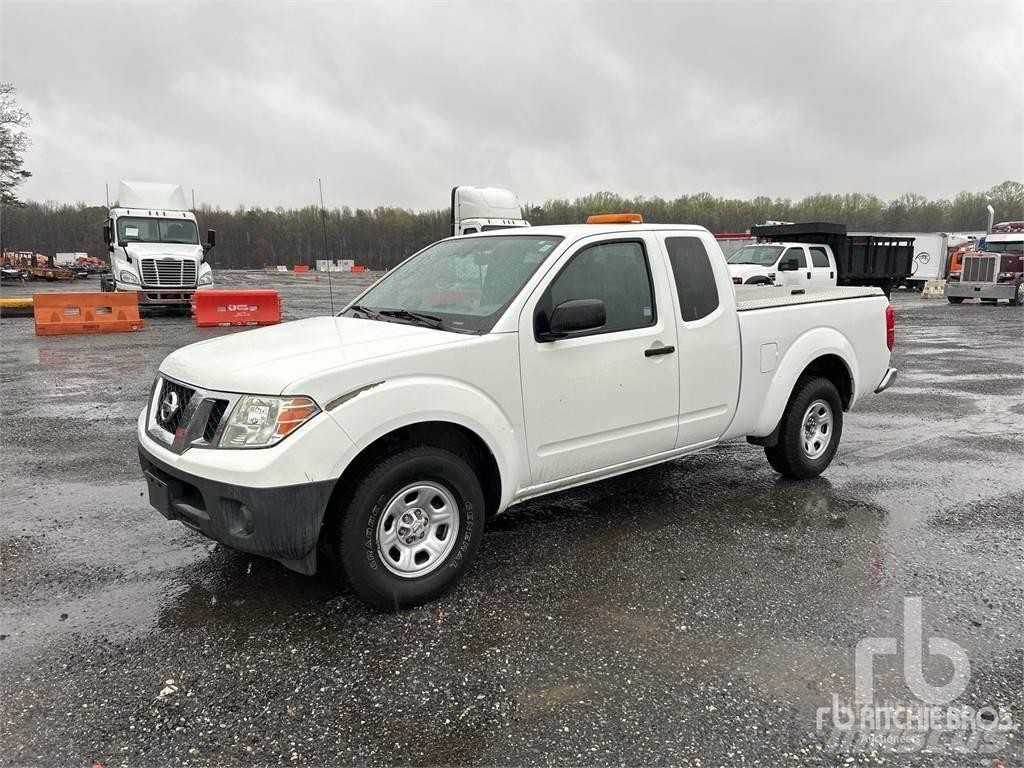 Nissan FRONTIER Flakbilar/Pickuper