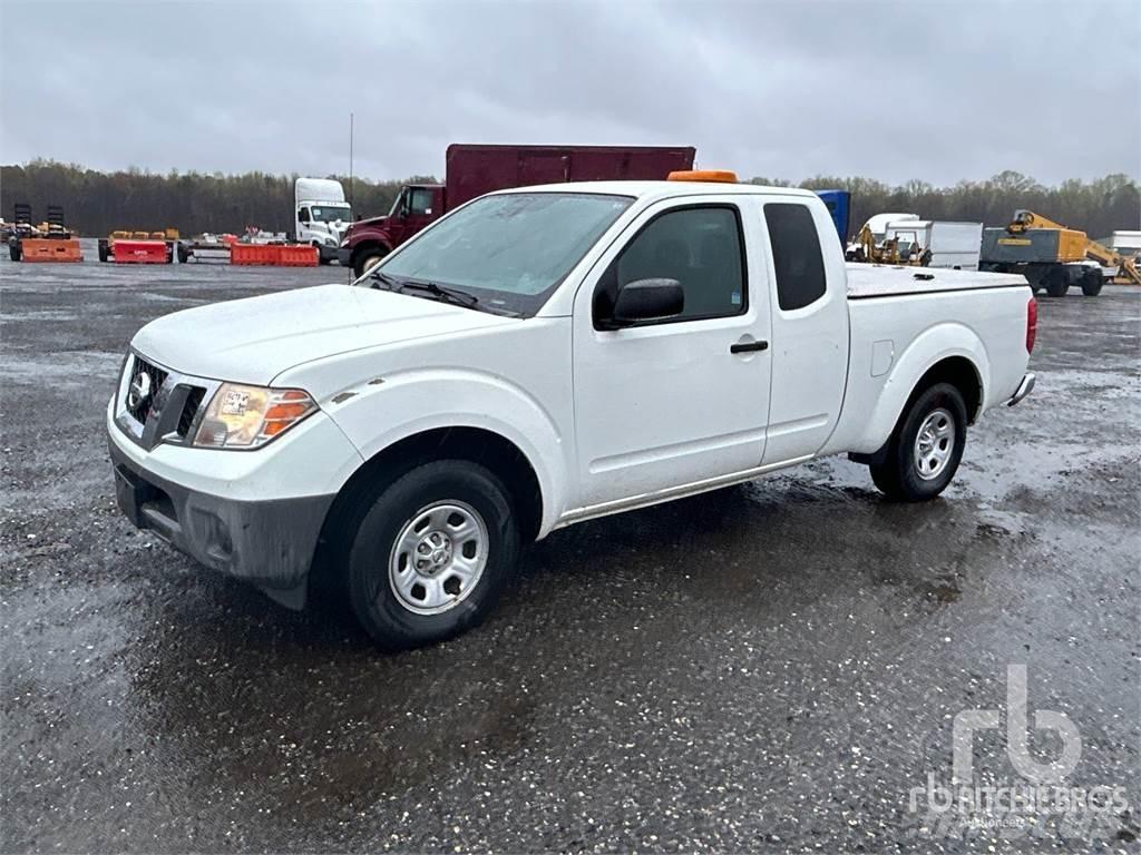 Nissan FRONTIER Flakbilar/Pickuper