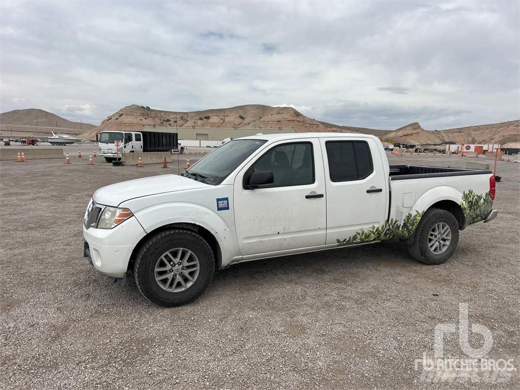 Nissan FRONTIER Flakbilar/Pickuper