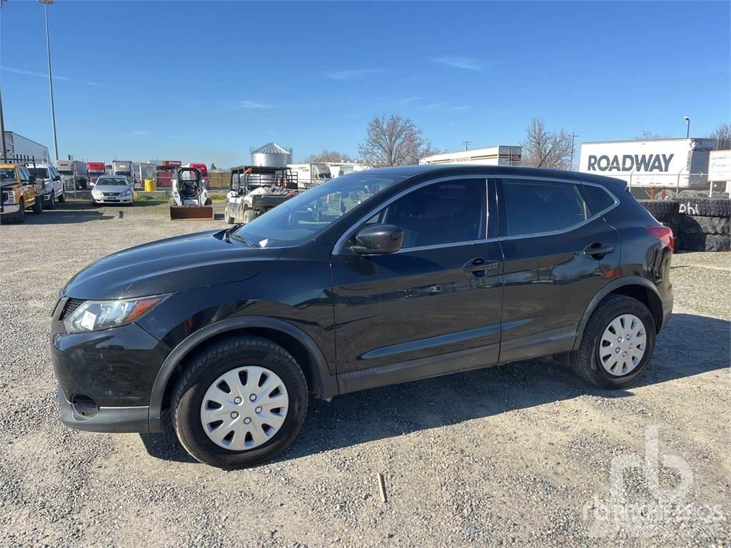 Nissan ROGUE Flakbilar/Pickuper