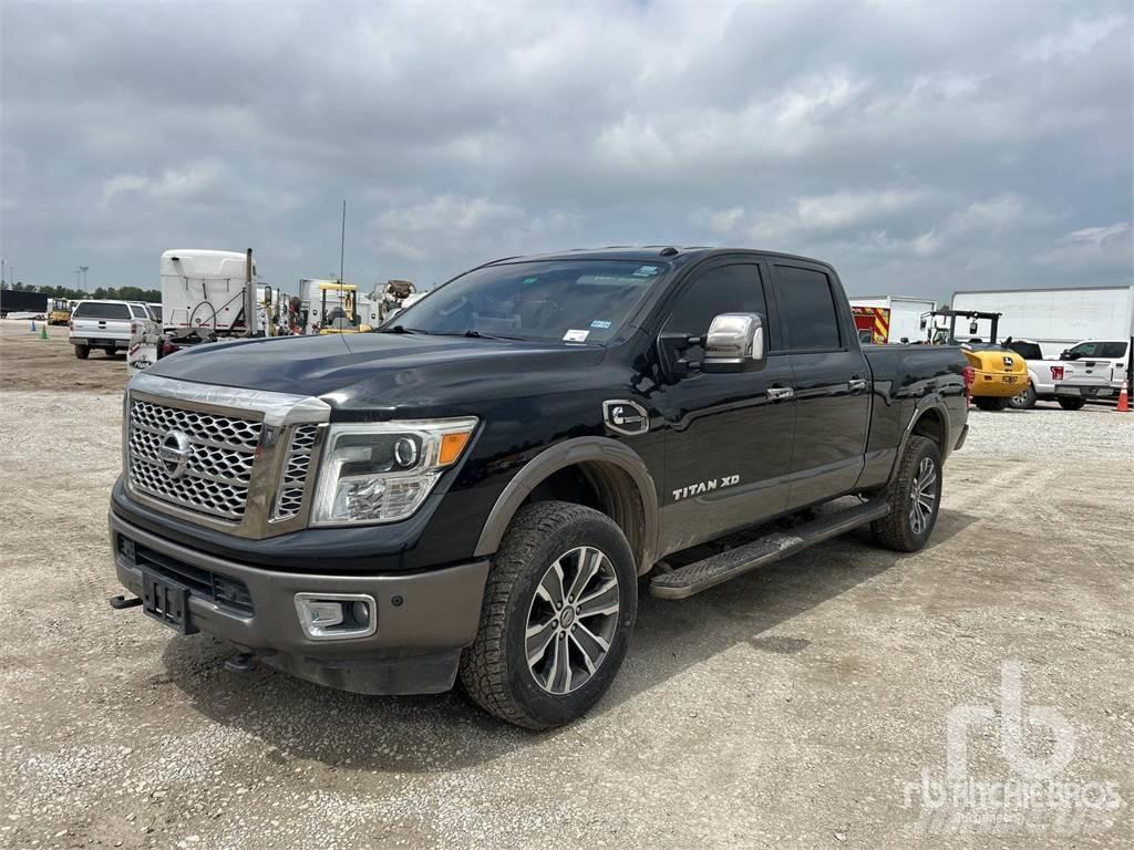 Nissan TITAN Flakbilar/Pickuper