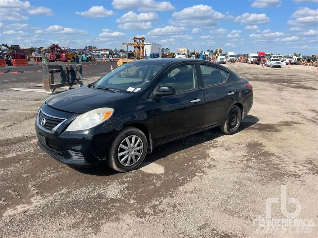 Nissan VERSA Personbilar