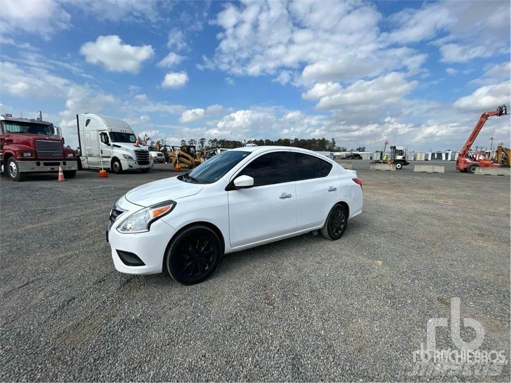 Nissan VERSA Personbilar