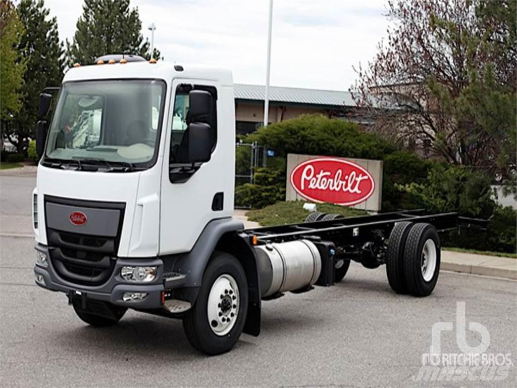 Peterbilt 220 Chassier