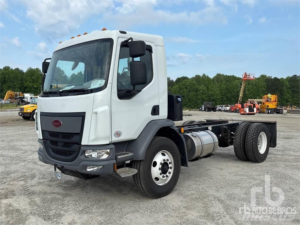 Peterbilt 220 Chassier