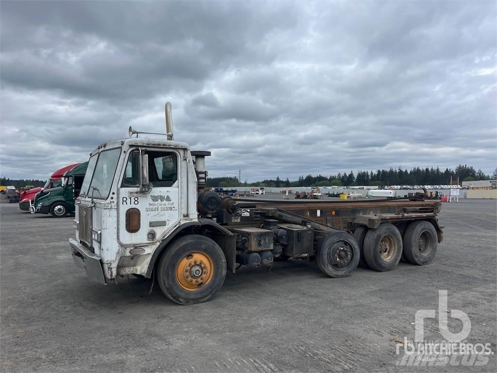 Peterbilt 320 Lastväxlare med kabellift