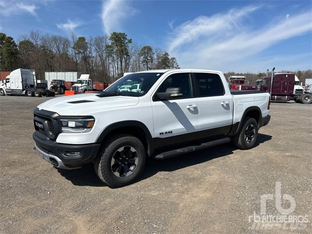 RAM 1500 Flakbilar/Pickuper