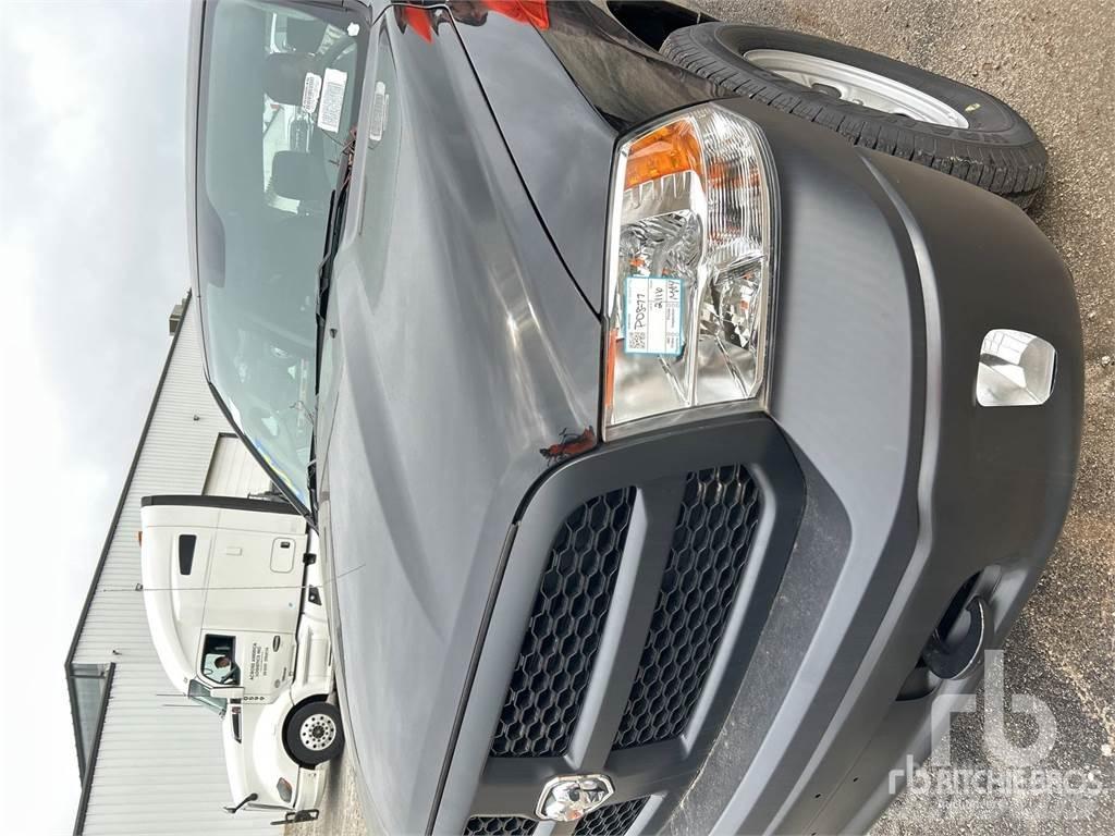 RAM 1500 Flakbilar/Pickuper