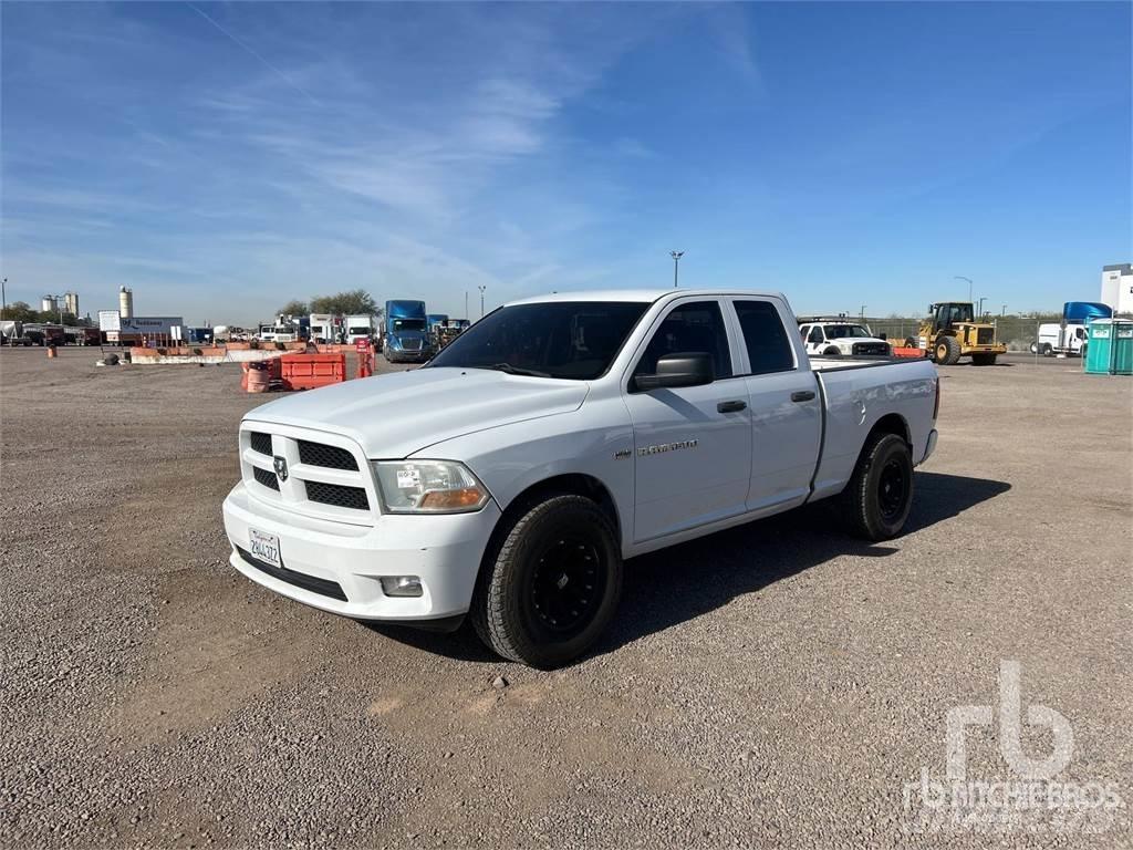 RAM 1500 Flakbilar/Pickuper