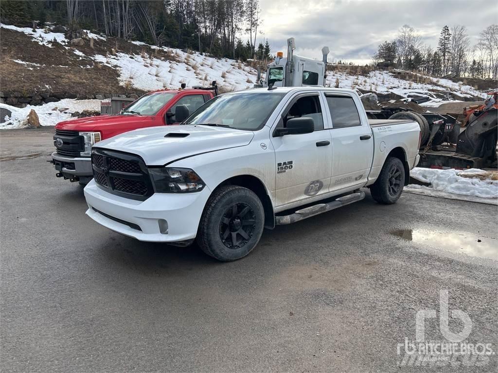 RAM 1500 Flakbilar/Pickuper