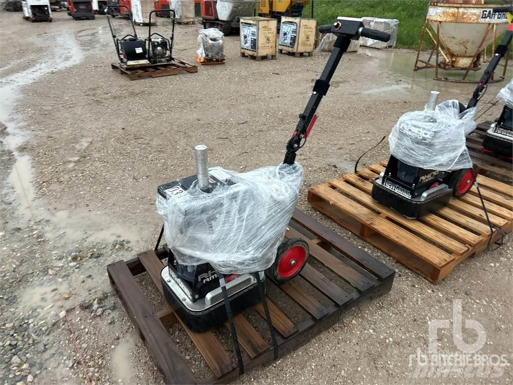 Rhino RM350 Entreprenad - Övrigt