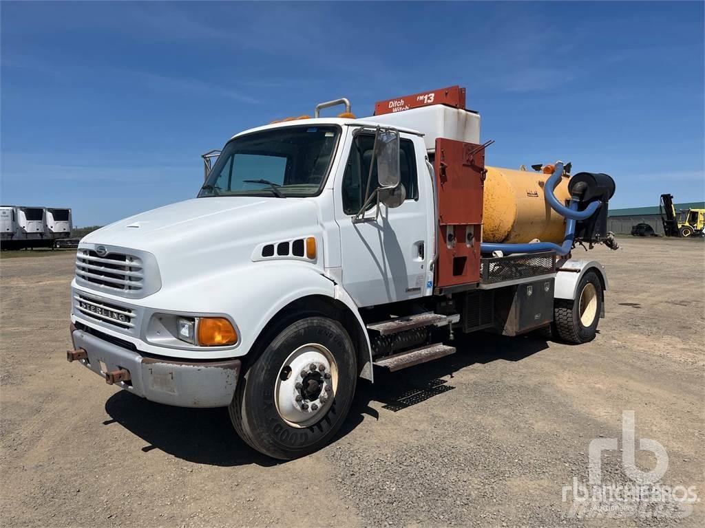Sterling M8500 Slamsugningsbil