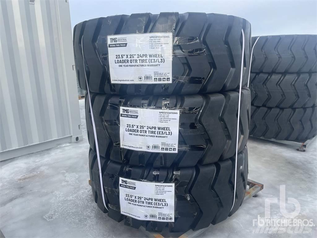 TMG TR235 Däck, hjul och fälgar