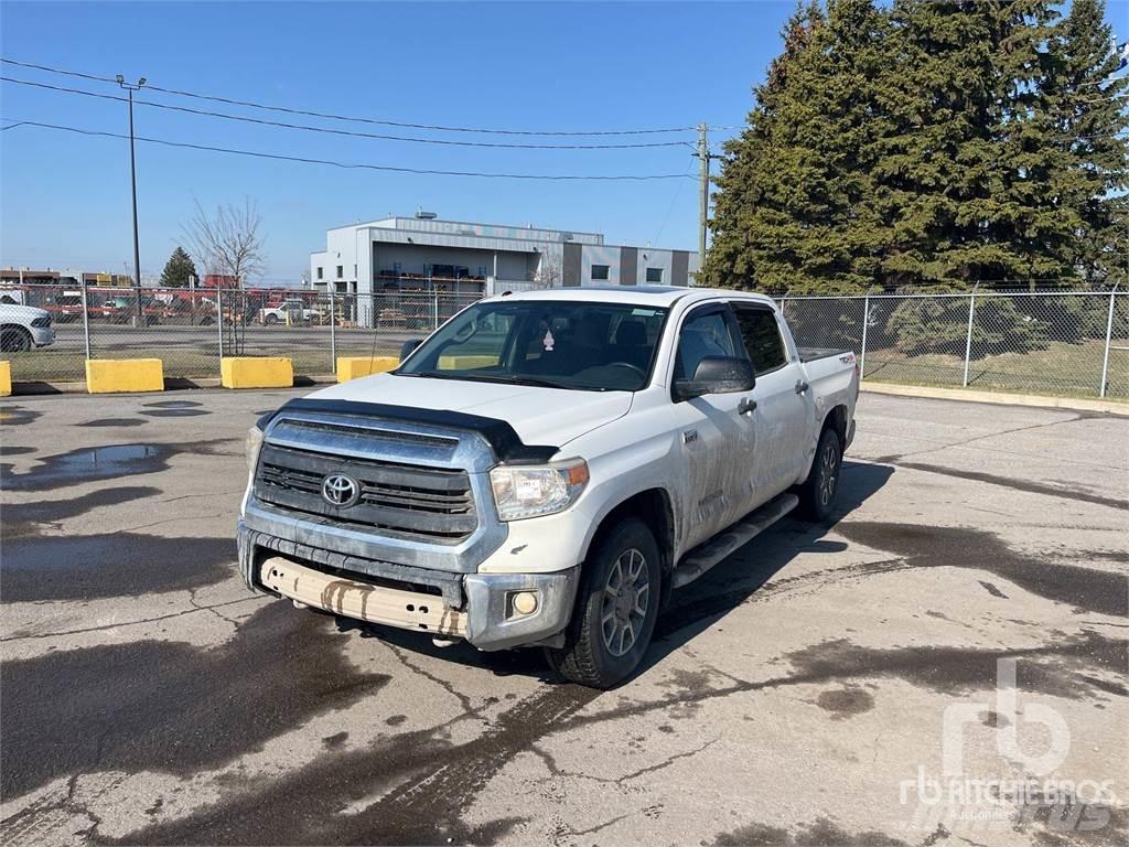 Toyota TUNDRA Flakbilar/Pickuper