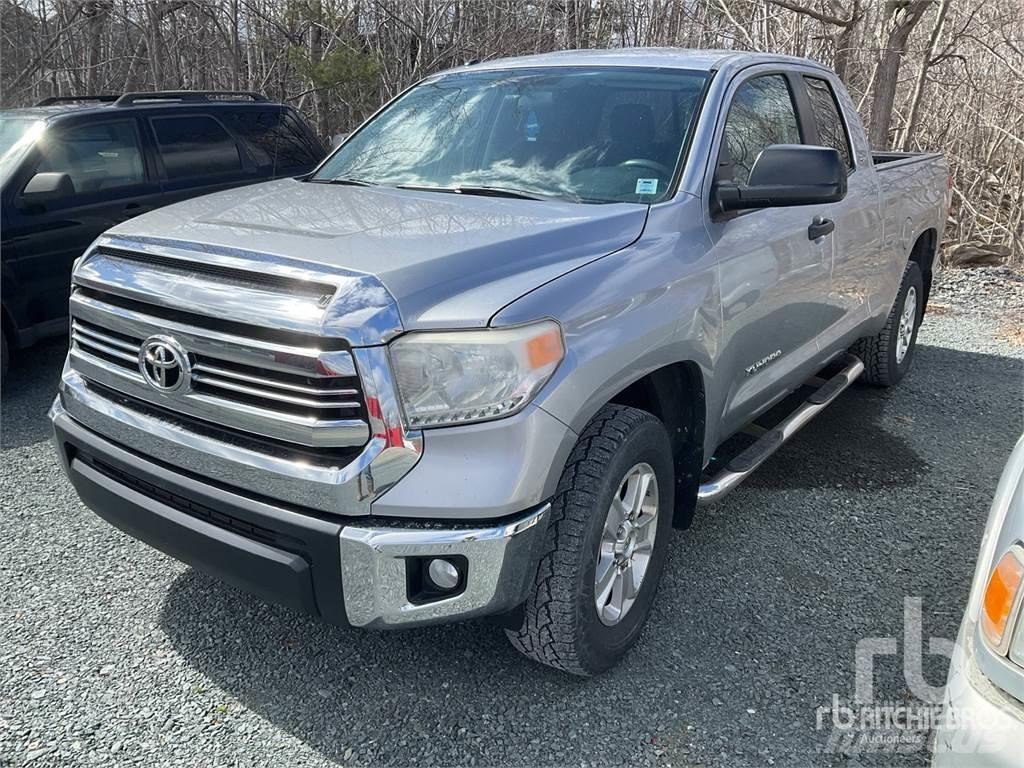 Toyota TUNDRA Flakbilar/Pickuper