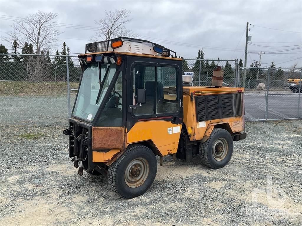 Trackless MT6 Snöblad och plogar