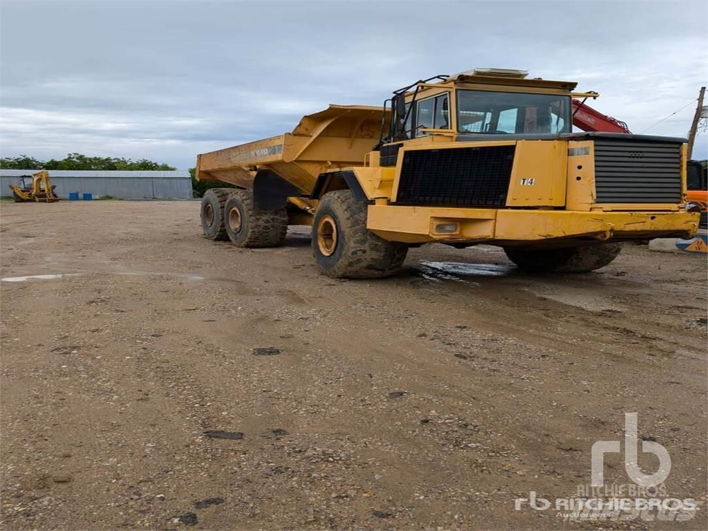 Volvo A35C Midjestyrd dumper