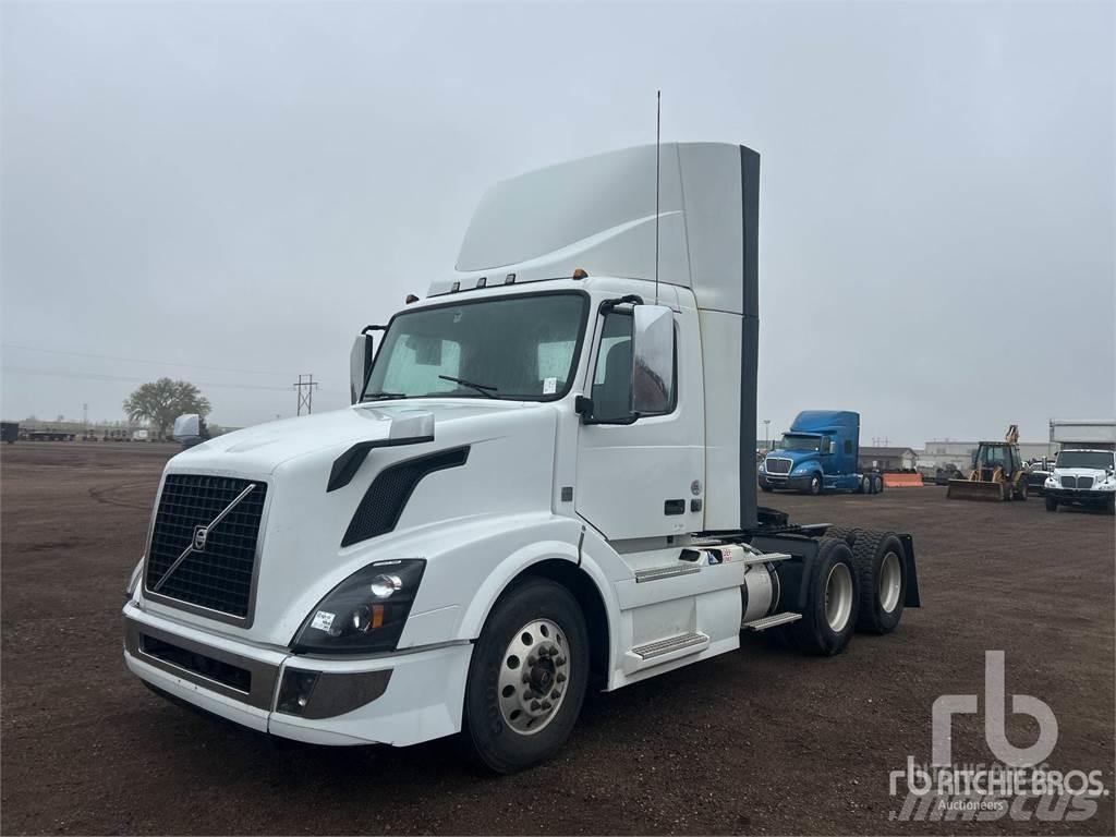 Volvo VNL64 Dragbilar