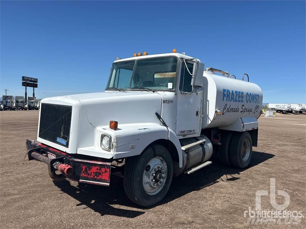 White GMC WG42T Vattentankbilar