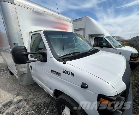 Ford E-350 Skåpbilar