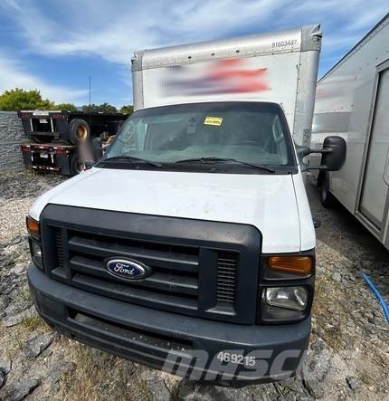 Ford E-350 Skåpbilar