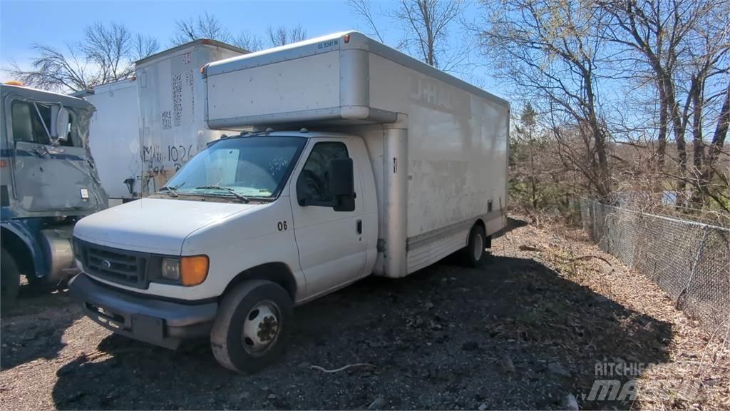 Ford E450 Skåpbilar