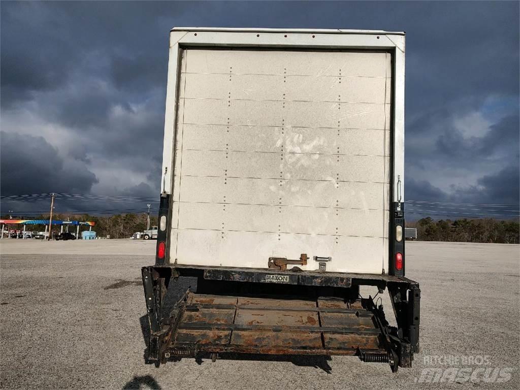 Freightliner M2 Skåpbilar