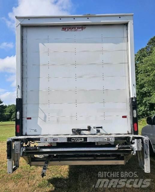 Freightliner M2 Skåpbilar
