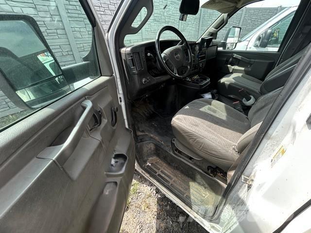GMC Savana 4500 Skåpbilar