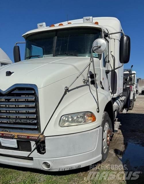 Mack CXU613 Dragbilar