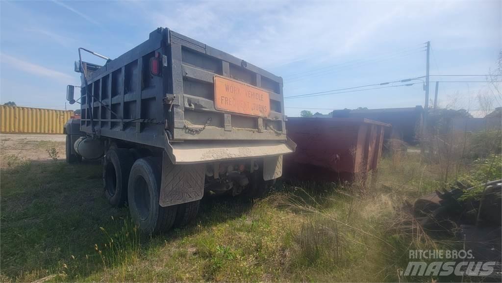 Mack RD6885 Tippbilar