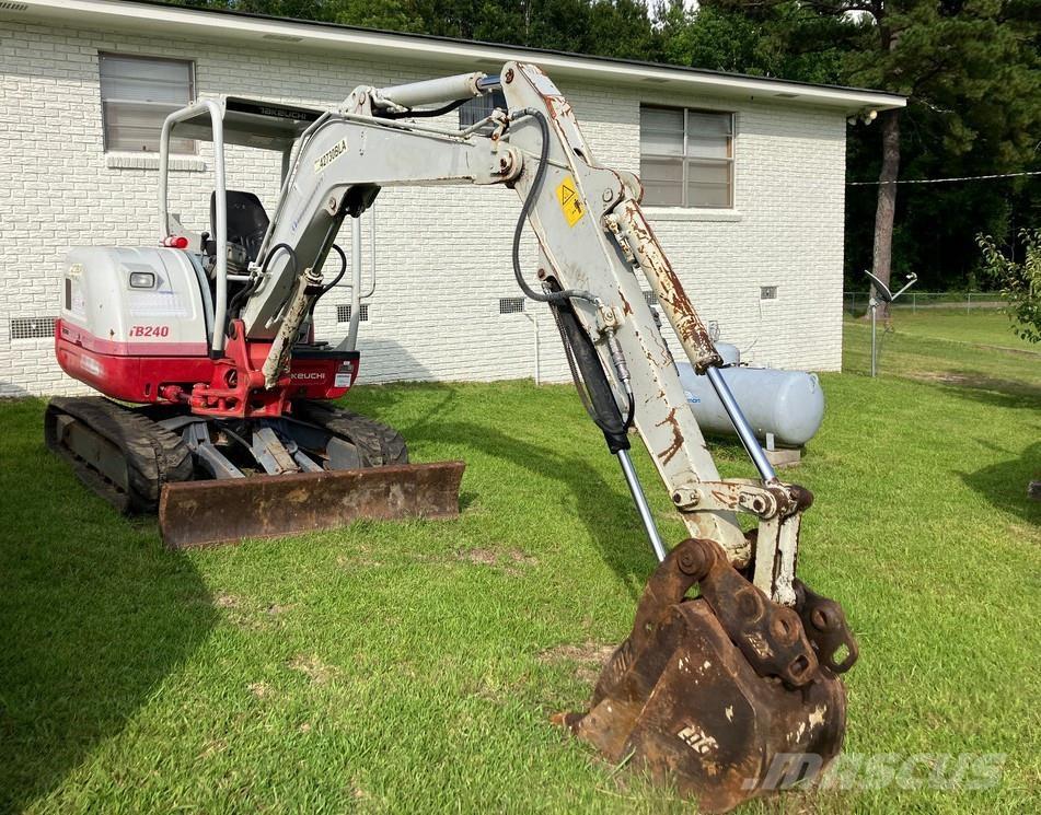 Takeuchi TB240 Midigrävmaskiner 7t - 12t