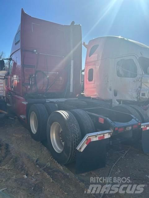 Volvo VNL64T670 Dragbilar