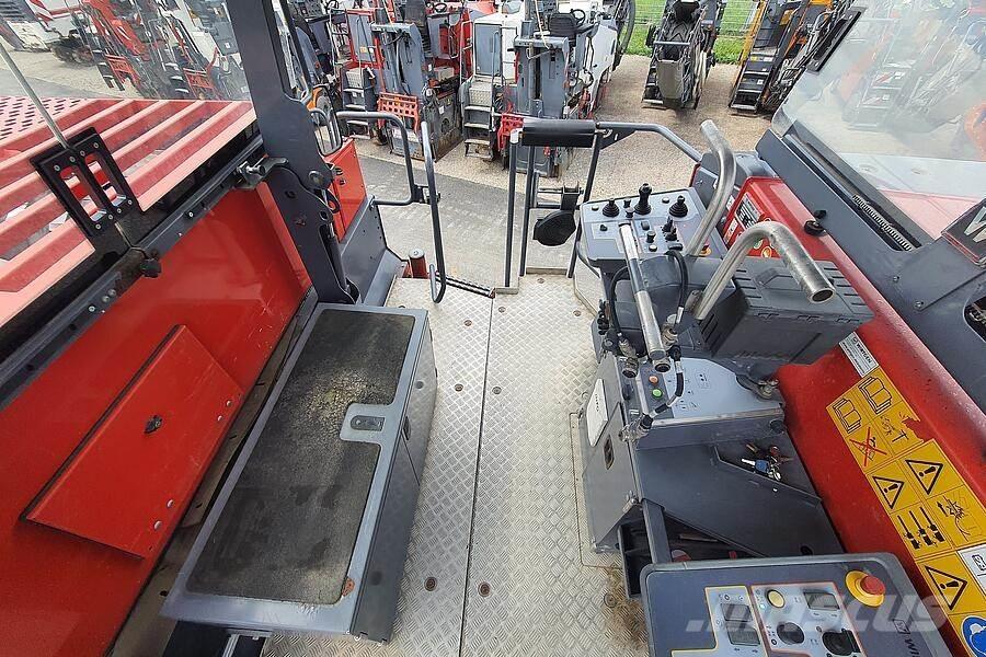 Wirtgen W 220 Asfaltskallfräsmaskiner