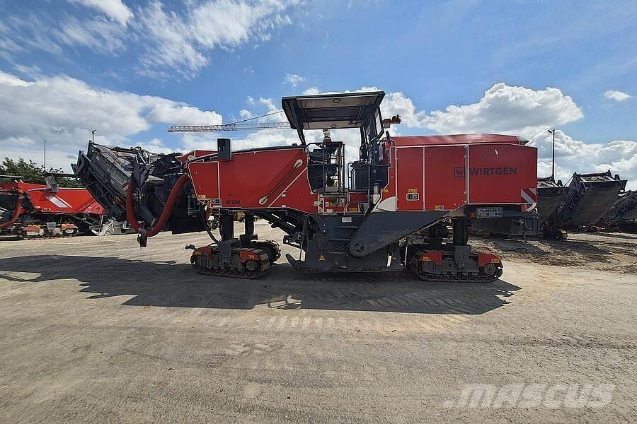 Wirtgen W 220 Asfaltskallfräsmaskiner