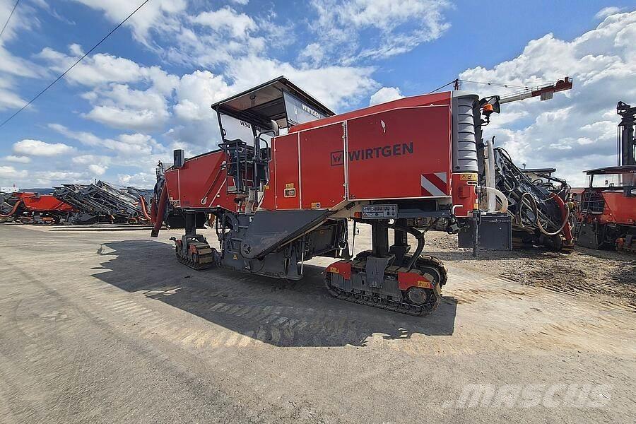 Wirtgen W 220 Asfaltskallfräsmaskiner