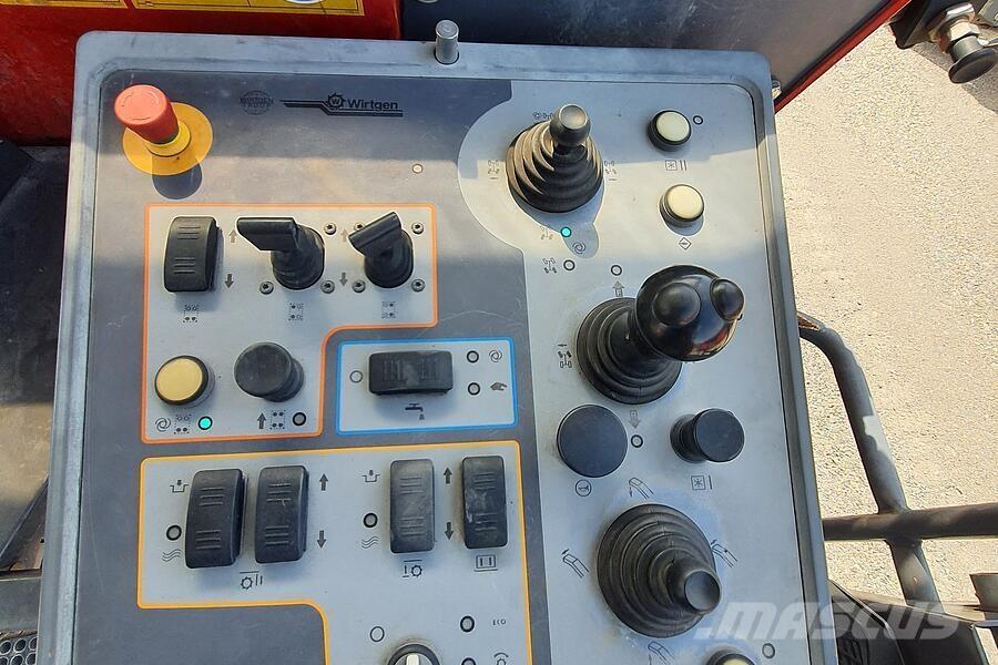 Wirtgen W 250 Asfaltskallfräsmaskiner